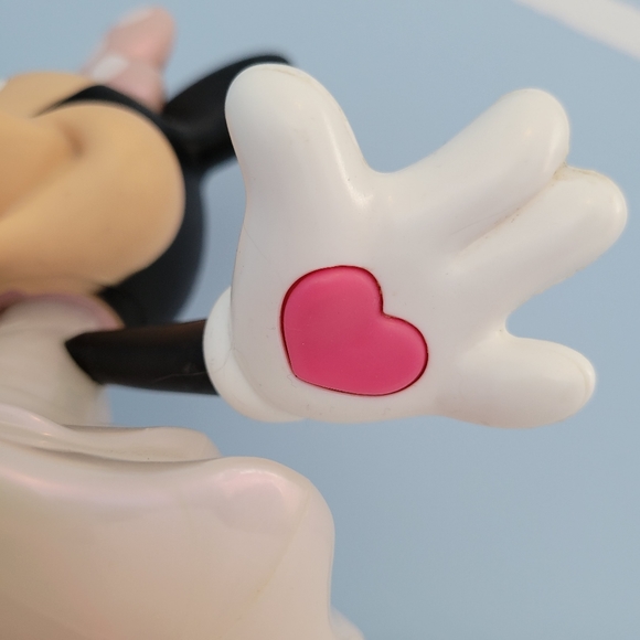 Disney Rainbow Dazzle Minnie Mouse Interactive Light Up Singing Doll - Picture 10 of 12